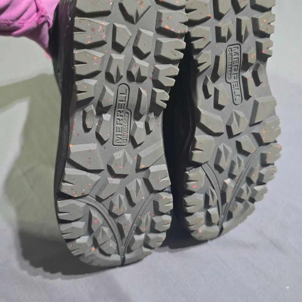 Merrell conquer elements